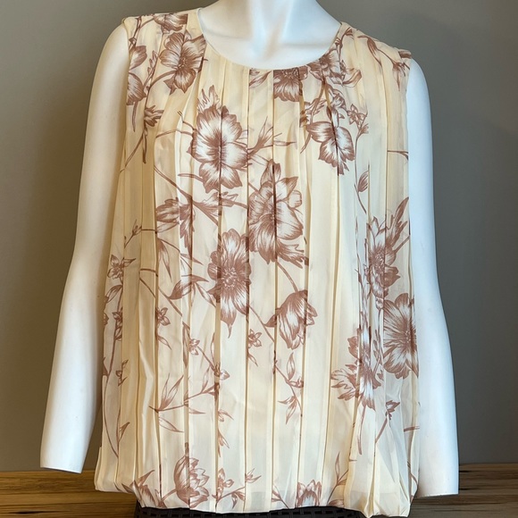 NWT Calvin Klein top size Medium - Picture 2 of 8